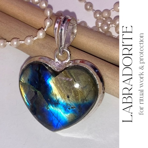 Radiant Labradorite Gemstone Handmade Heart Pendant - Picture 1 of 7